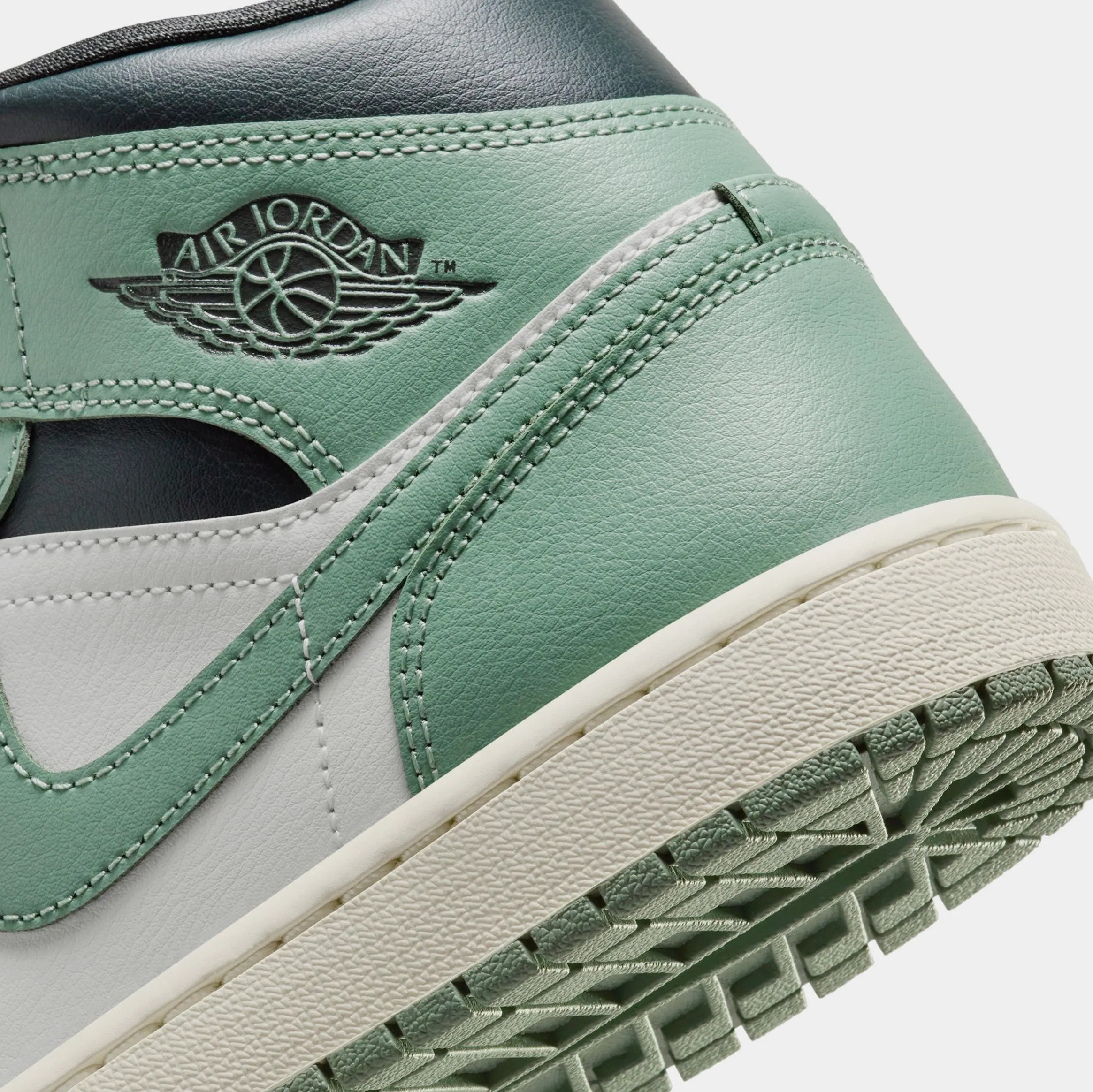 Air Jordan 1 Mid Womens Lifestyle Shoes (Sail/Anthracite/Jade Smoke)