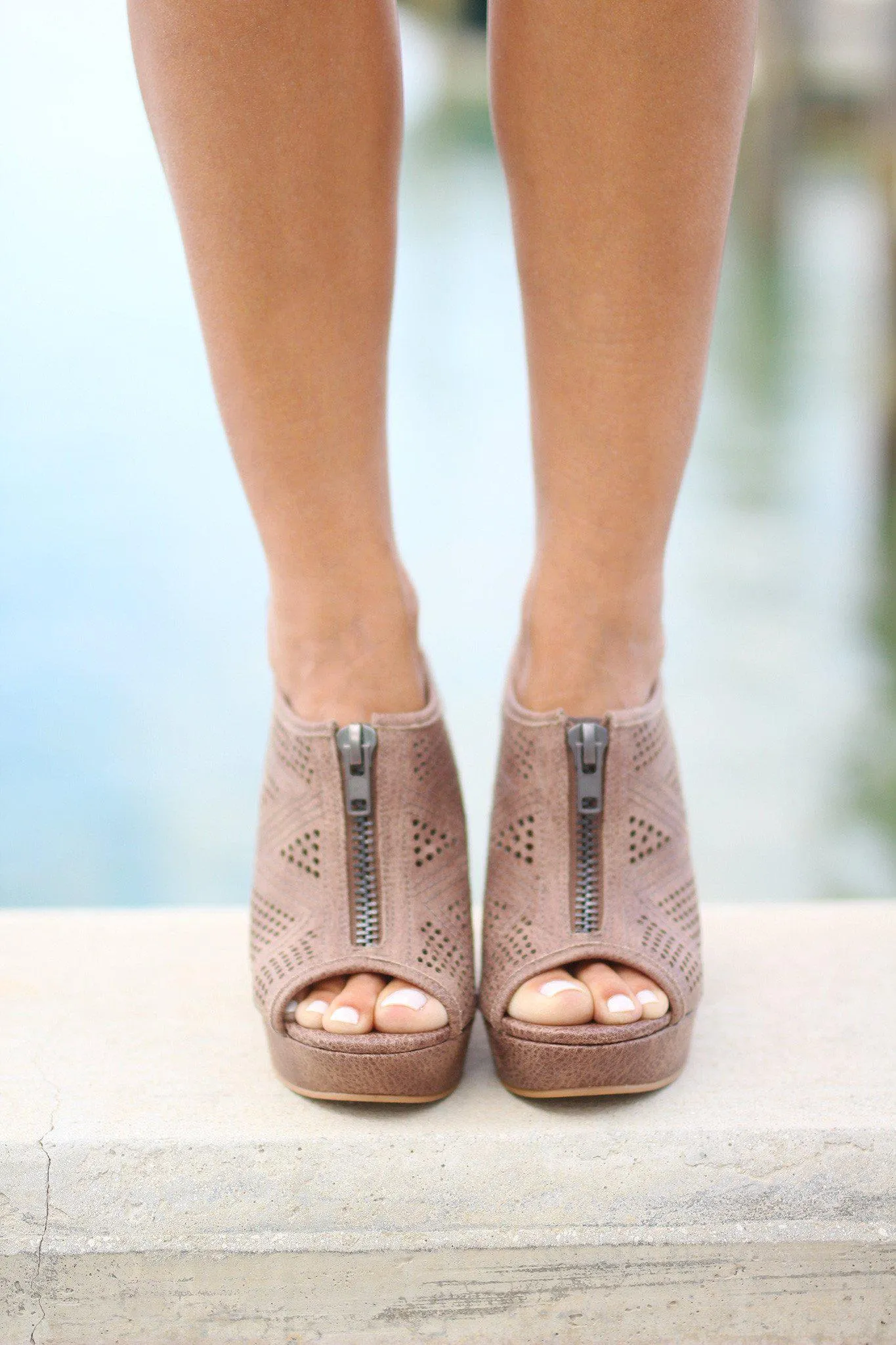 Forrest Taupe Wedges