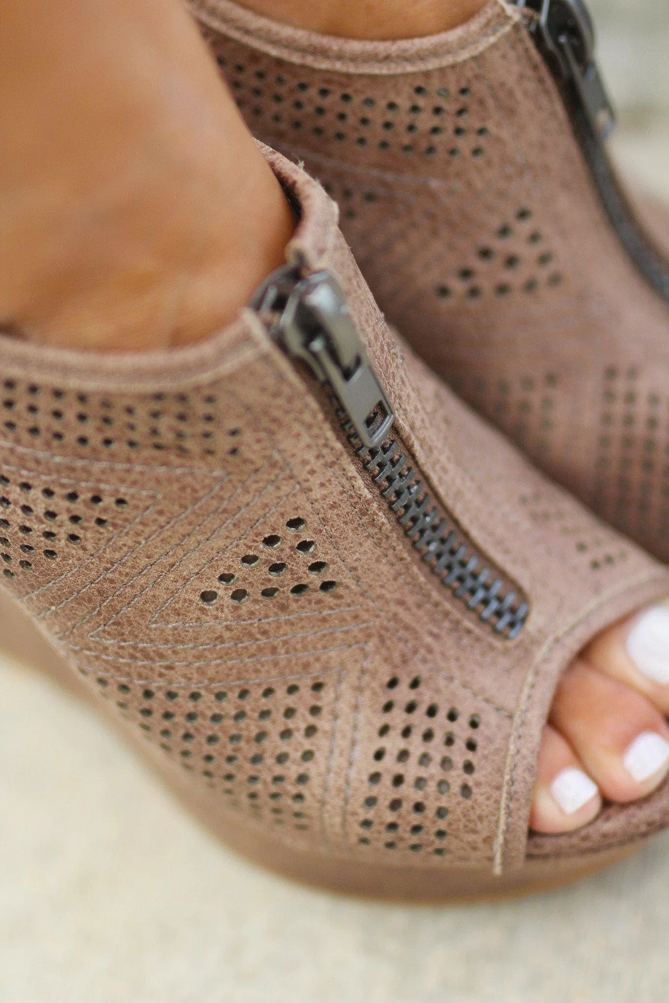 Forrest Taupe Wedges