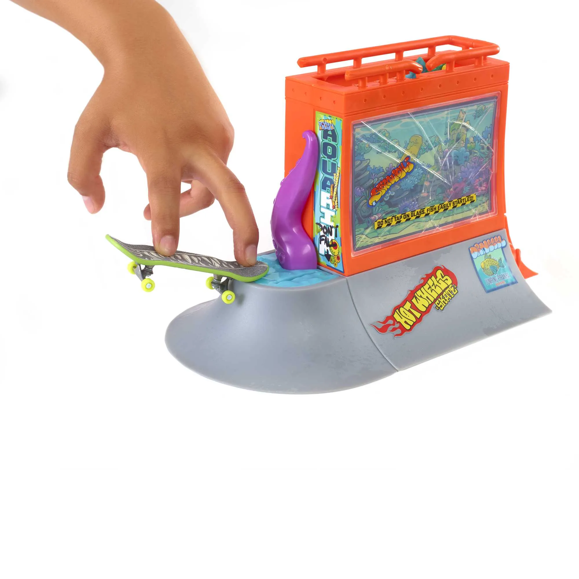 Hot Wheels Skate Aquarium Skatepark With 1 Fingerboard & Skate Shoes Playset