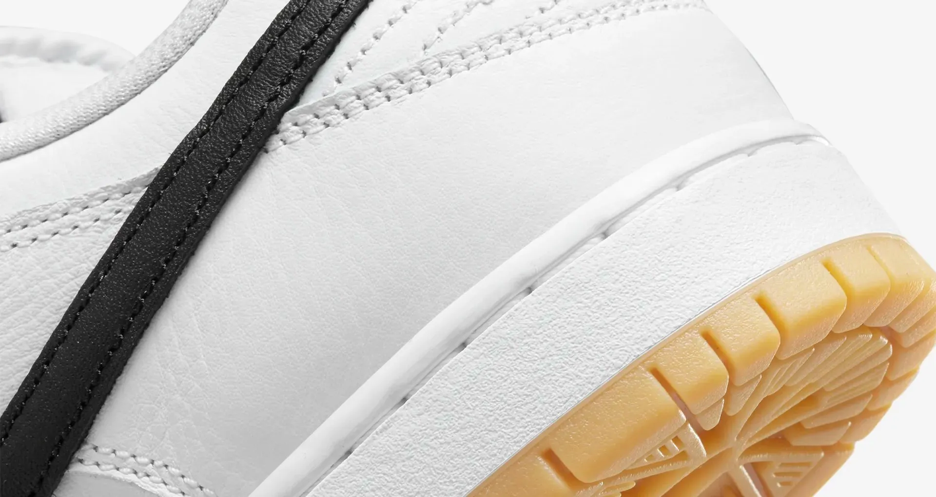 Nike SB Dunk Low Sneakers - White and Gum Light Brown (*Excluded from the Free shipping offer*)