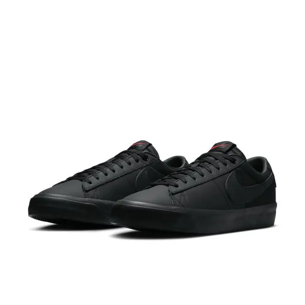 Nike SB Zoom Blazer Low PRO GT ISO "Triple Black" Black - Black - Black