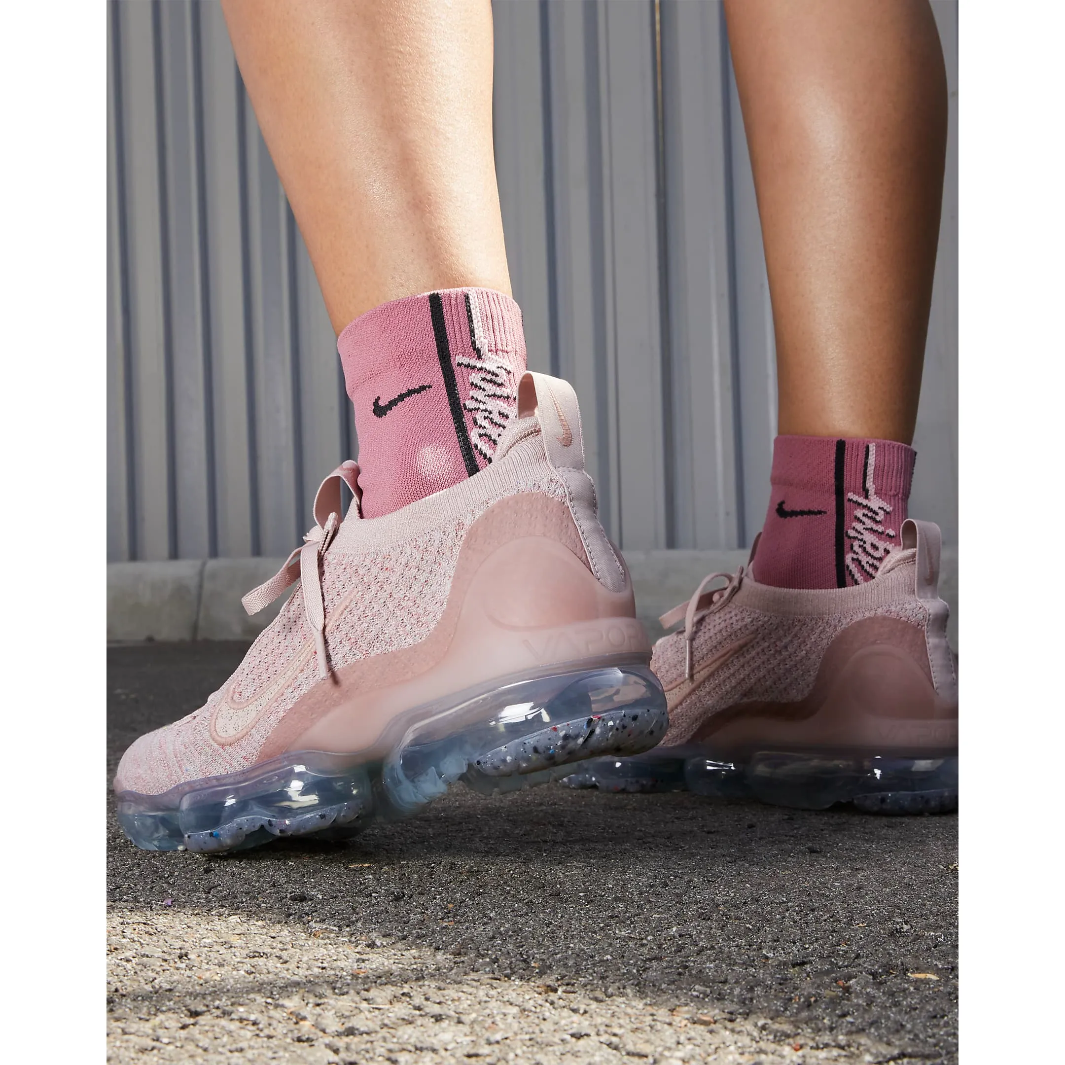 Nike Women's Air VaporMax 2021 Flyknit Shoes - Pink Oxford / Rose Whisper / Metallic Silver / Pink Oxford