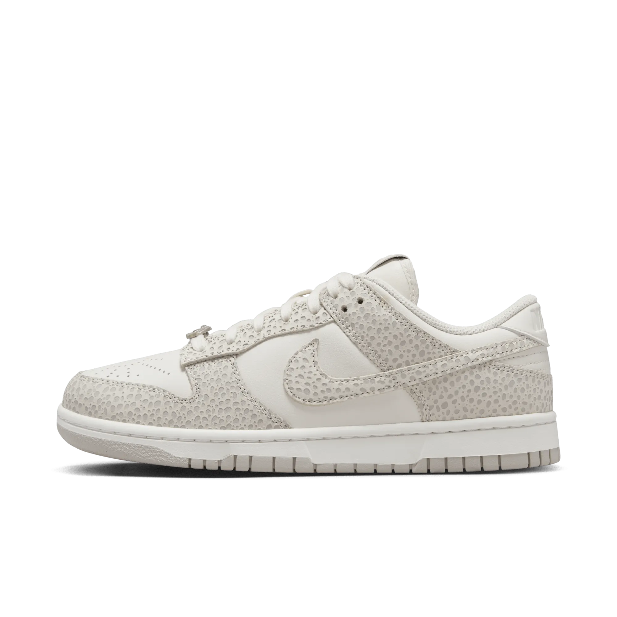 W Dunk Low PRM