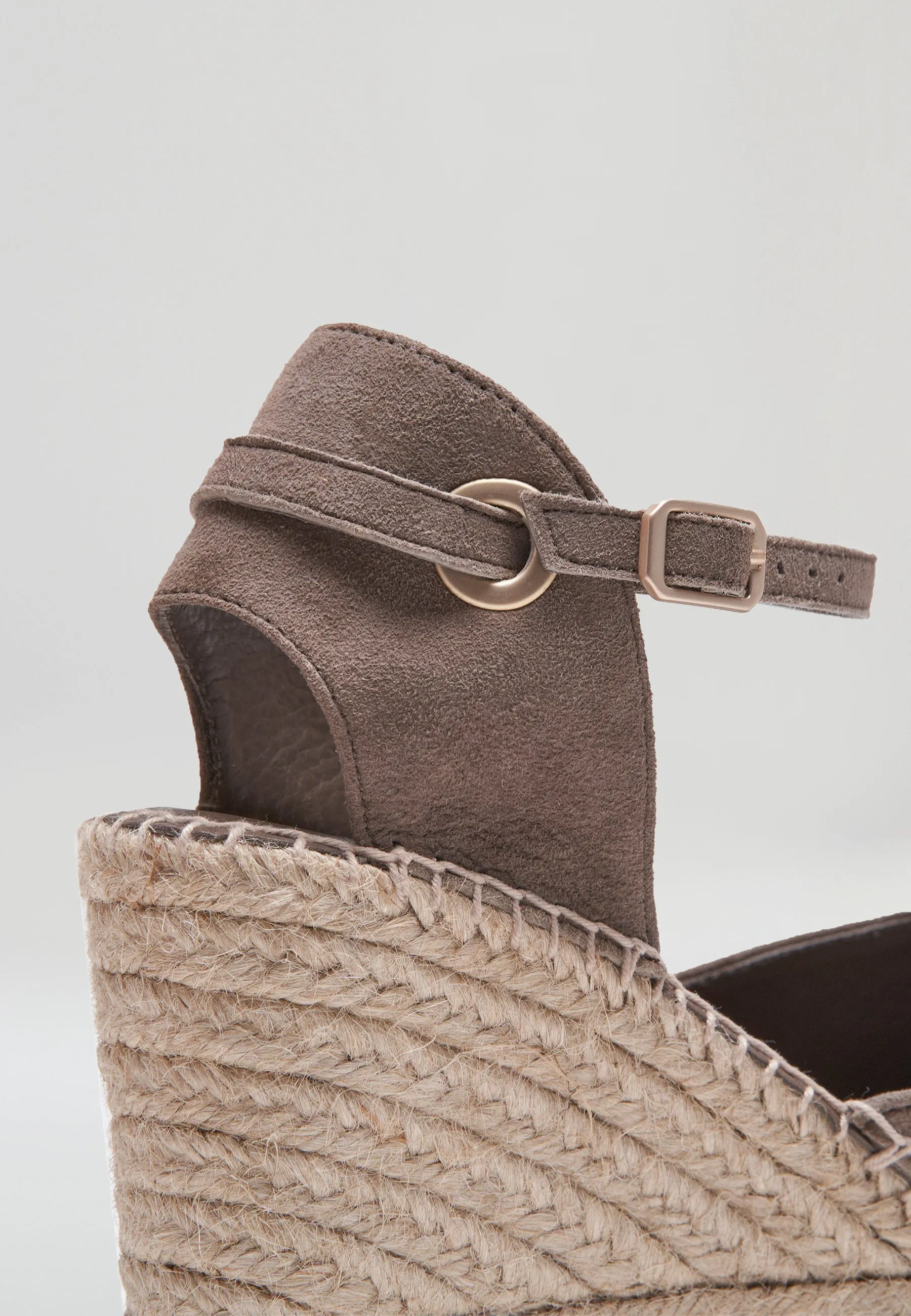 Wedges - Taupe Suede