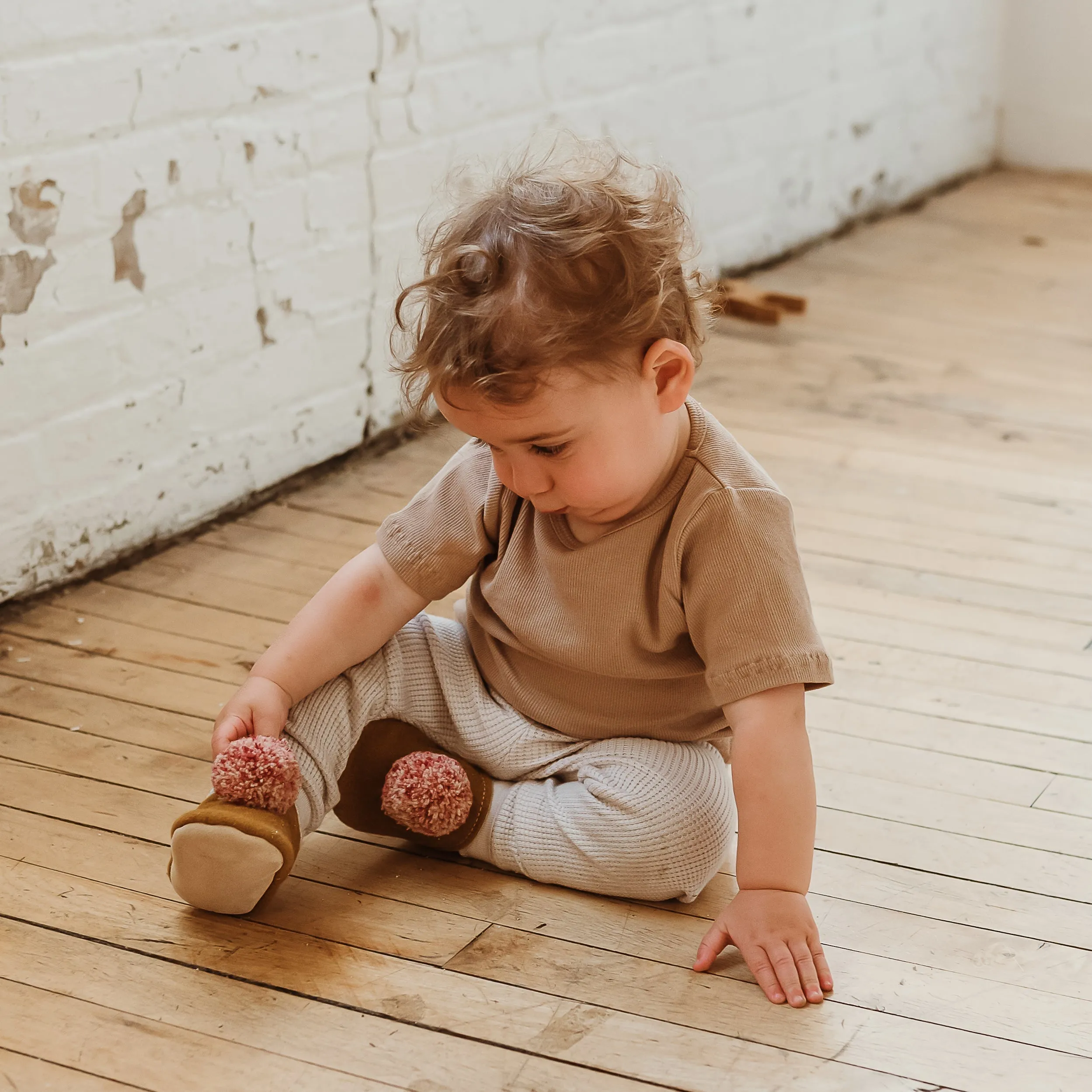 wool pompom shoes - mushroom with sprinkle pompom